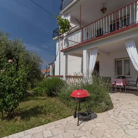 Apartment In 5462